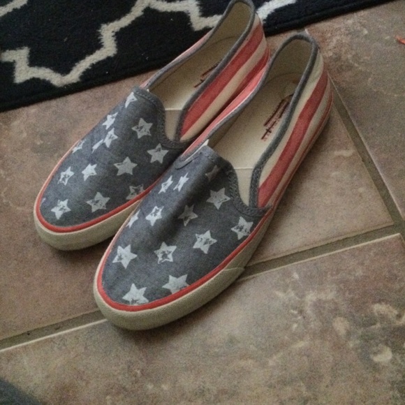 Womens American eagle slip on vans lookalike 7