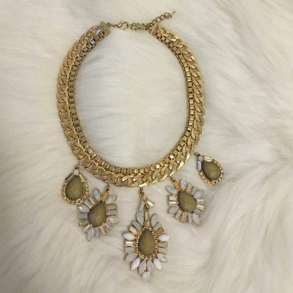 Belk EXCLUSIVE statement necklace