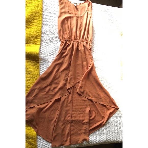 High-low dress. - Picture 2 of 3