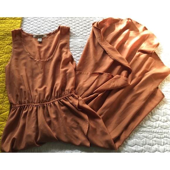 High-low dress. - Picture 1 of 3