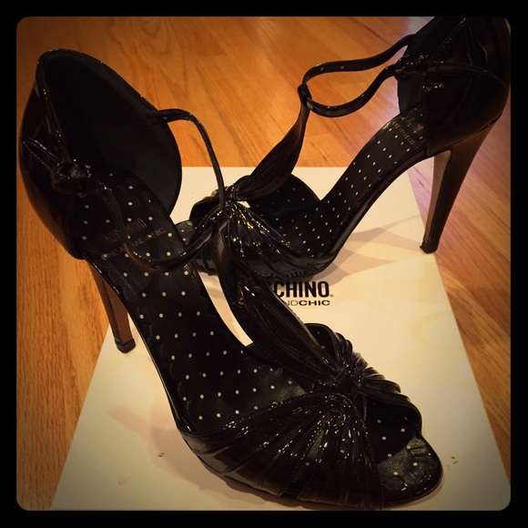 Moschino "cheap and chic" black patent tstrap pump