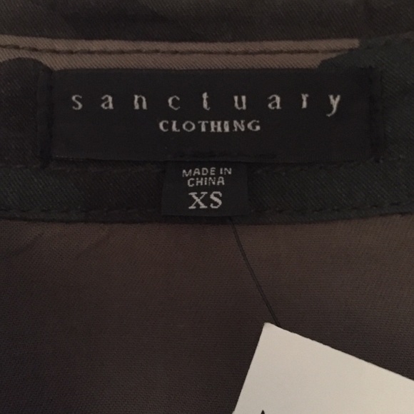 ❌SOLD❌Sanctuary Desert Sage Camo Button-Down - Picture 2 of 3