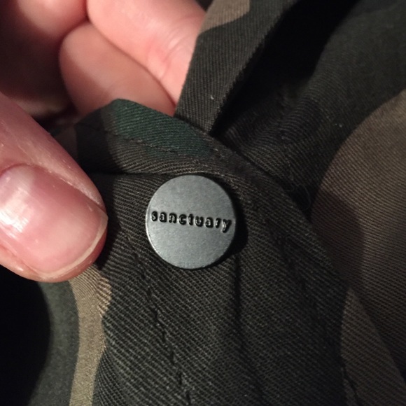 ❌SOLD❌Sanctuary Desert Sage Camo Button-Down - Picture 3 of 3