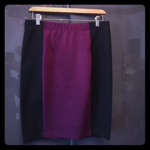 BCBG plum & black knee length power skirt size M