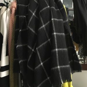 ZARA CHECKERED BLANKET SCARF
