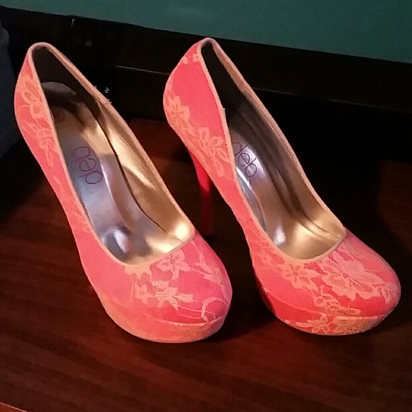 Deb heels size 9