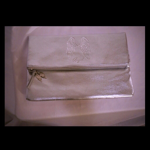 VS silver clutch