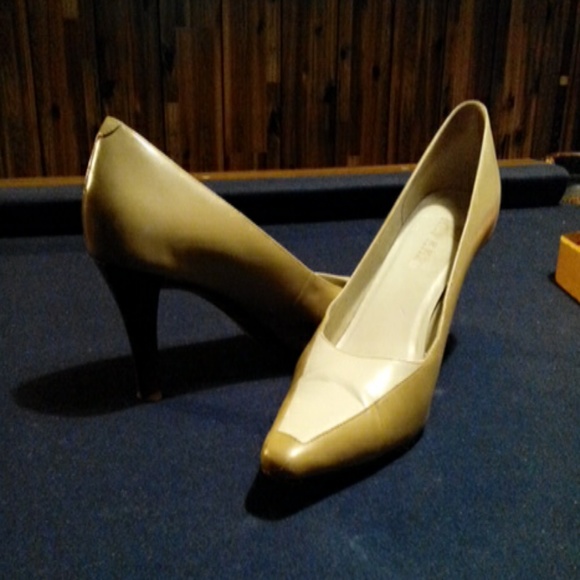 Shoes, for the professional woman