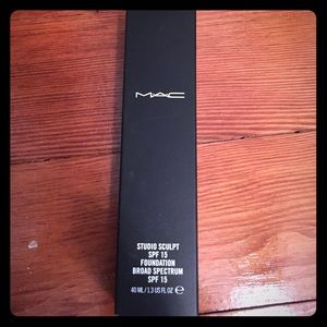 MAC studio sculpt spf 15 foundation broad spectrum