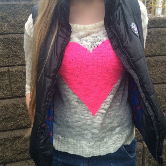 ๐ตWardrobe Refresh HP๐ต Heart Sweater - Picture 2 of 2