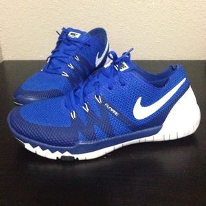 Men's Nike tennis shoes