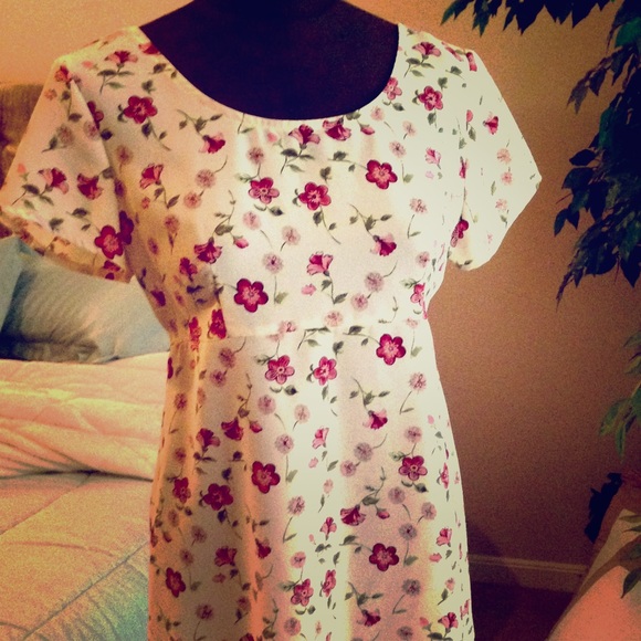 My Michelle Dresses & Skirts - FINAL SALE 🎉Vintage 90s Floral Babydoll dress