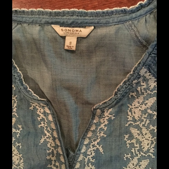 Woman's top - Picture 2 of 4