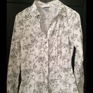 Elegant fitted button down shirt from H and M