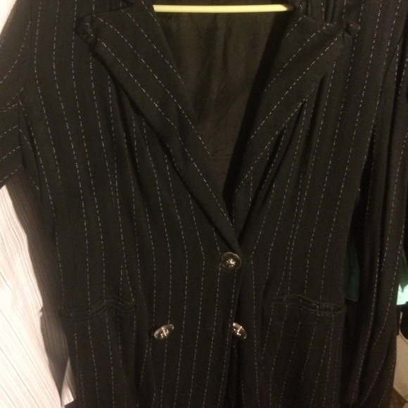 Ellen Figg Black + White stripped blazer