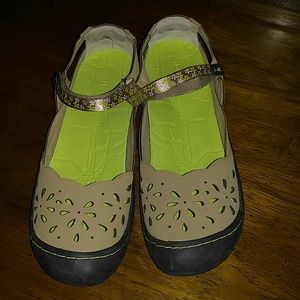 J-41 shoes Kelly Taupe new in box size 10