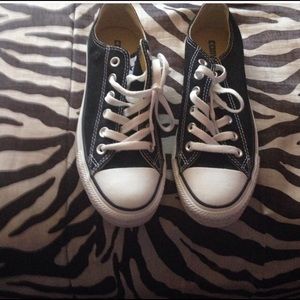 Black & white converse