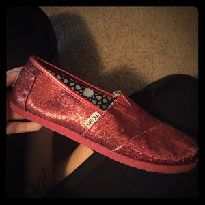 Red flashy TOMS