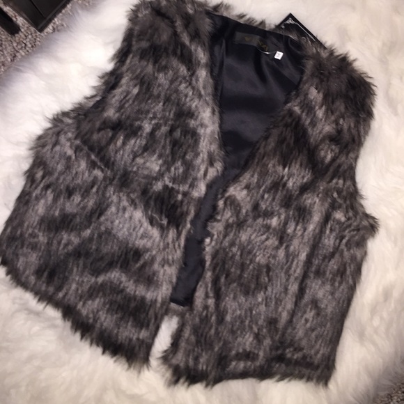 Jackets & Blazers - NWT Faux Fur Vest