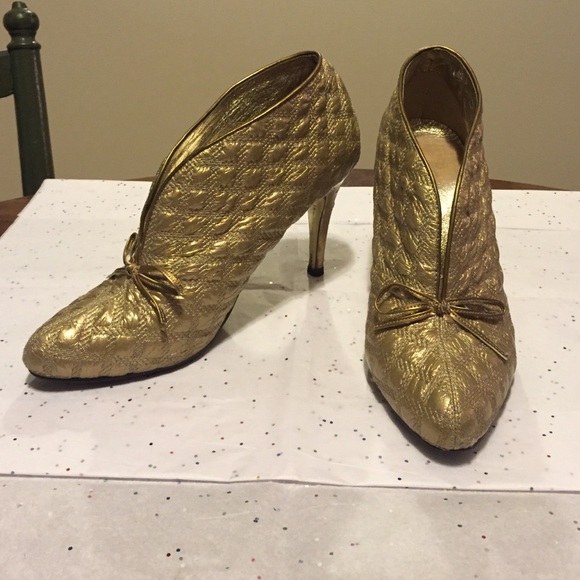 Gold shoes