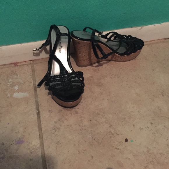 Black and Wooden strappy wedges - Picture 2 of 2