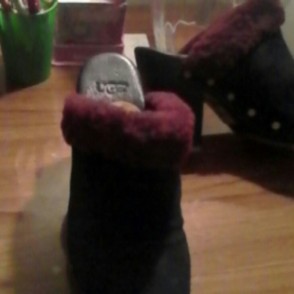 Authentic ugg clogs - Picture 1 of 4