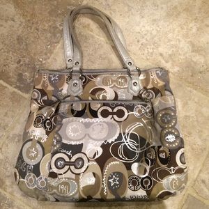 Authentic coach purse from the poppy collection