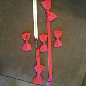 5 red bow ties