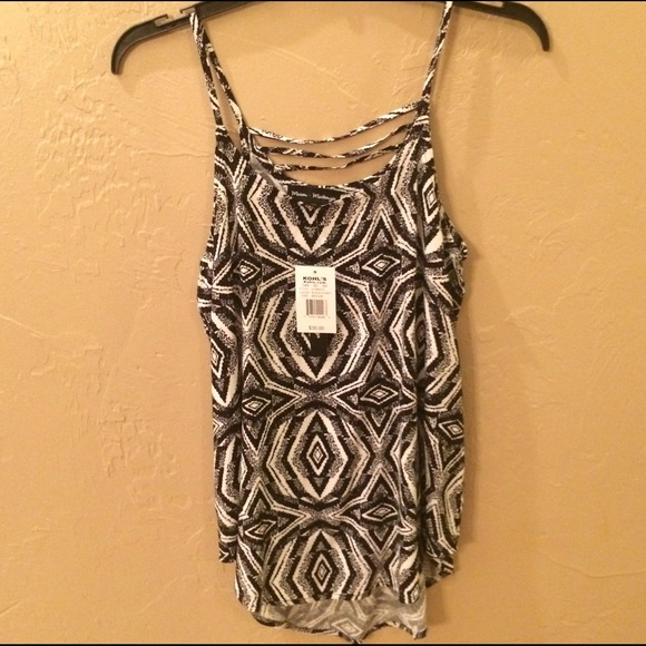 Tops - Kohls tank top size medium