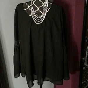 Hi-Lo Dressy blouse with embroidery sleeves