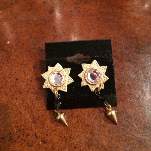 Jewelry - Earrings! Clean & cute!