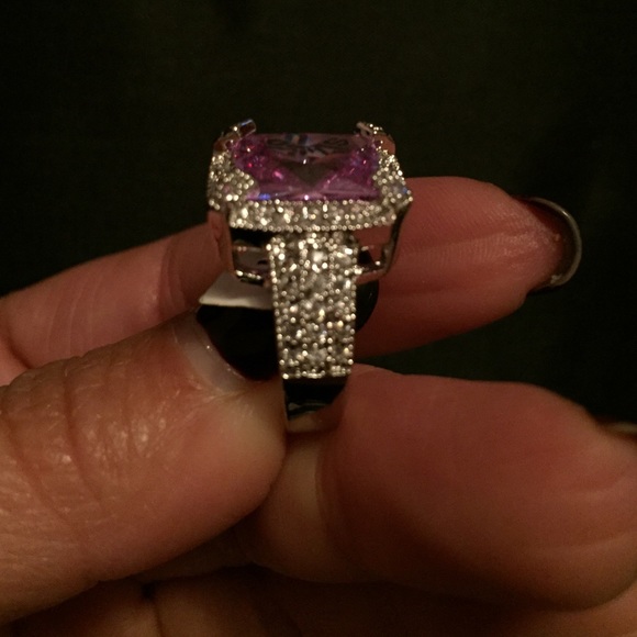 JBPL 💍Cubic Zirconia ring 💜 - Picture 3 of 4