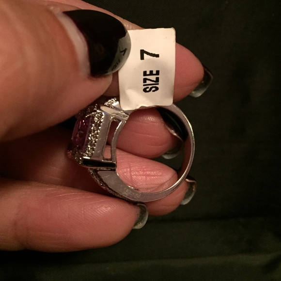 JBPL 💍Cubic Zirconia ring 💜 - Picture 4 of 4