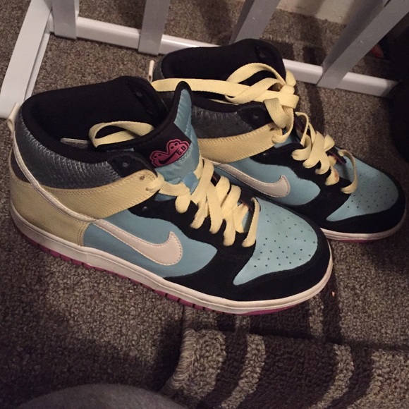 Nike 6.0 high tops size 8.5. Barely worn.