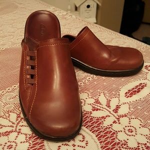 Clarks Slide on Brown