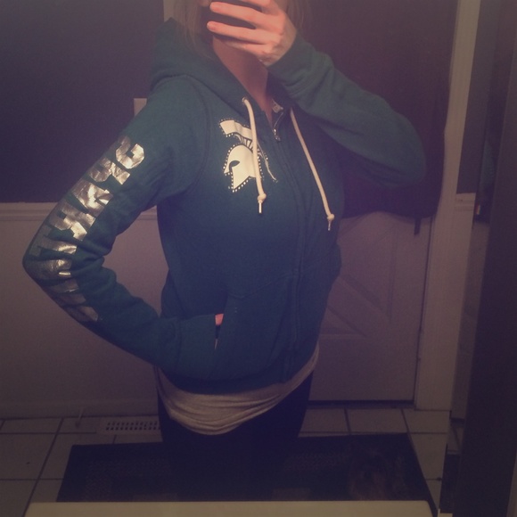 ***SOLD***Pink Victoria Secret MI state hoodie. - Picture 1 of 4