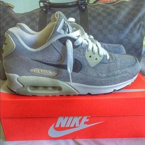 NIKE AIR MAX 90 LIMITED EDITION