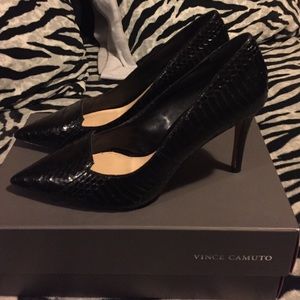 Vince camuto black leather snake heels