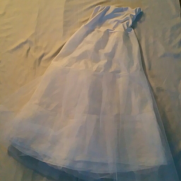 Bottom layer for formal dresses