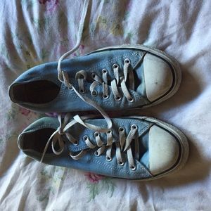 Baby blue converse chuck taylor all stars