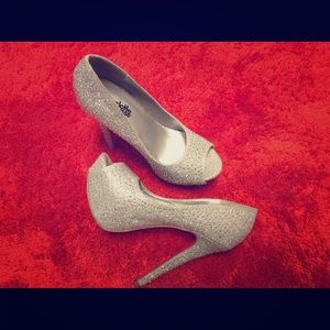 *new* Glitter Mesh Rhinestone Platform Pumps