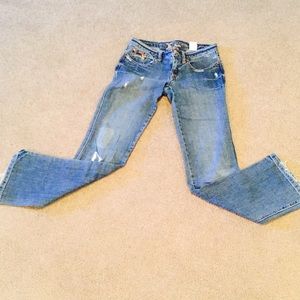 Xoxo distressed jeans w/rhinestones on back pocket