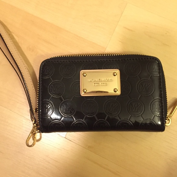 Michael Kors Wristlet