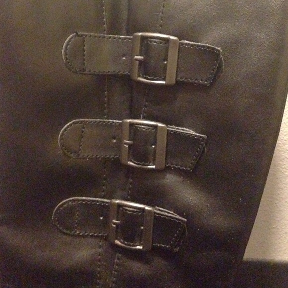 Boots - Picture 2 of 4