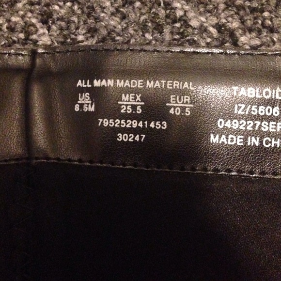 Boots - Picture 4 of 4