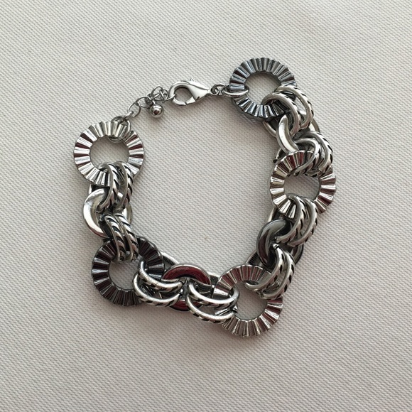 Modern Chain Bracelet - Picture 2 of 4