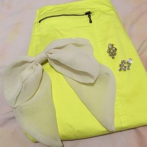 ⚡️Neon yellow pencil skirt!⚡️