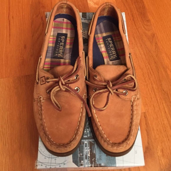 Tan Sperry