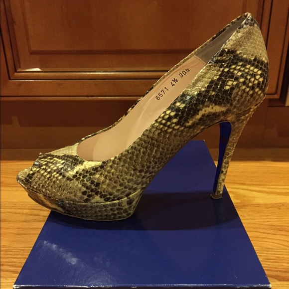 Python Peep Toe Pump by Shoebox New York - Picture 2 of 4