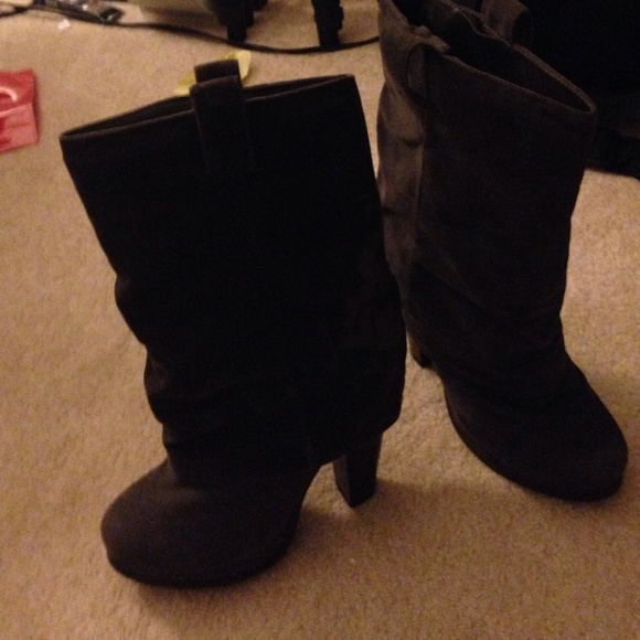 Fall boots - Picture 3 of 3